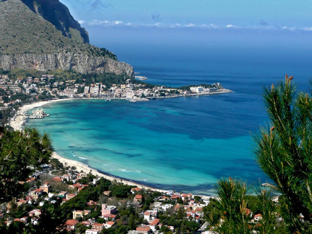 Apartment In A Villa A Mondello Zewnętrze zdjęcie